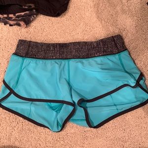 Lululemon speed up turquoise size 6